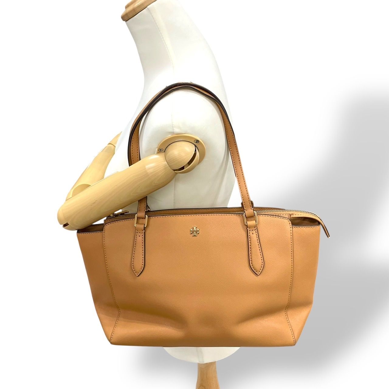 美品 A4収納可 TORY BURCH トリーバーチ トートバッグ 肩がけ 通勤