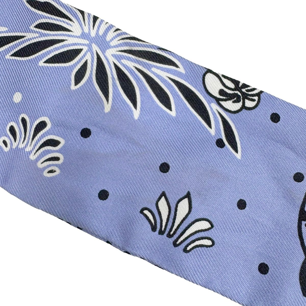 週末SALE HERMES エルメス ツイリー スカーフ レオパード　ブルー　青 週末SALE HERMES エルメス ツイリー スカーフ レオパード ブルー 青