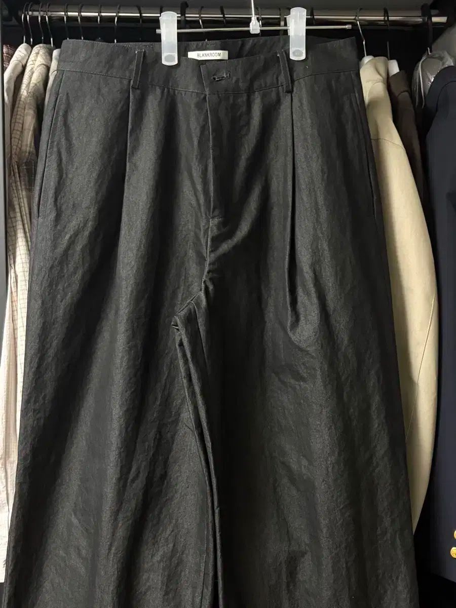 BLANK ROOM ワンタック cn パンツ US ブラック