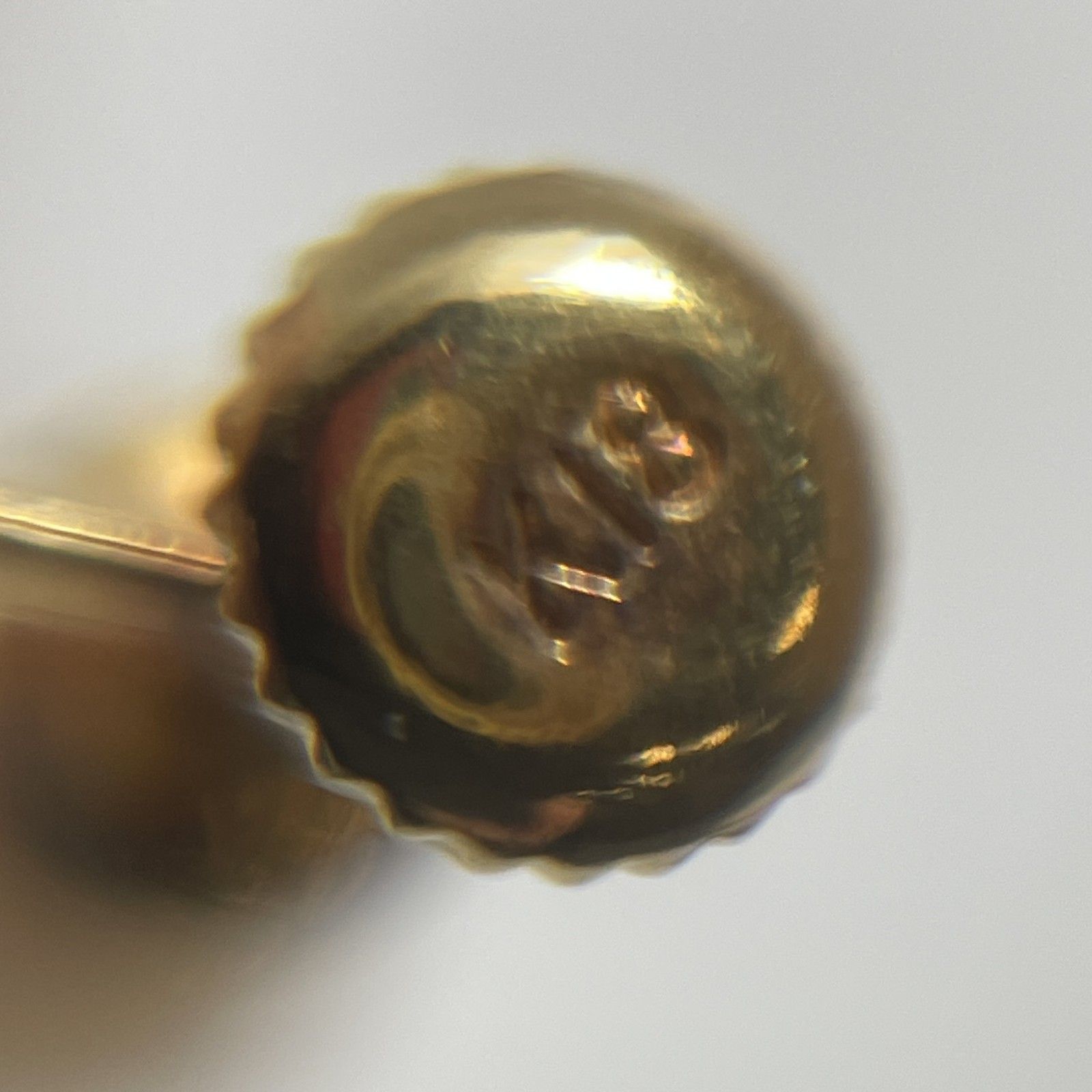 K18刻印 18金 ゴールドイヤリング パールイヤリング ネジ式 片耳のみ 総重量0.99g アクセサリー 現状品 0.0009kg