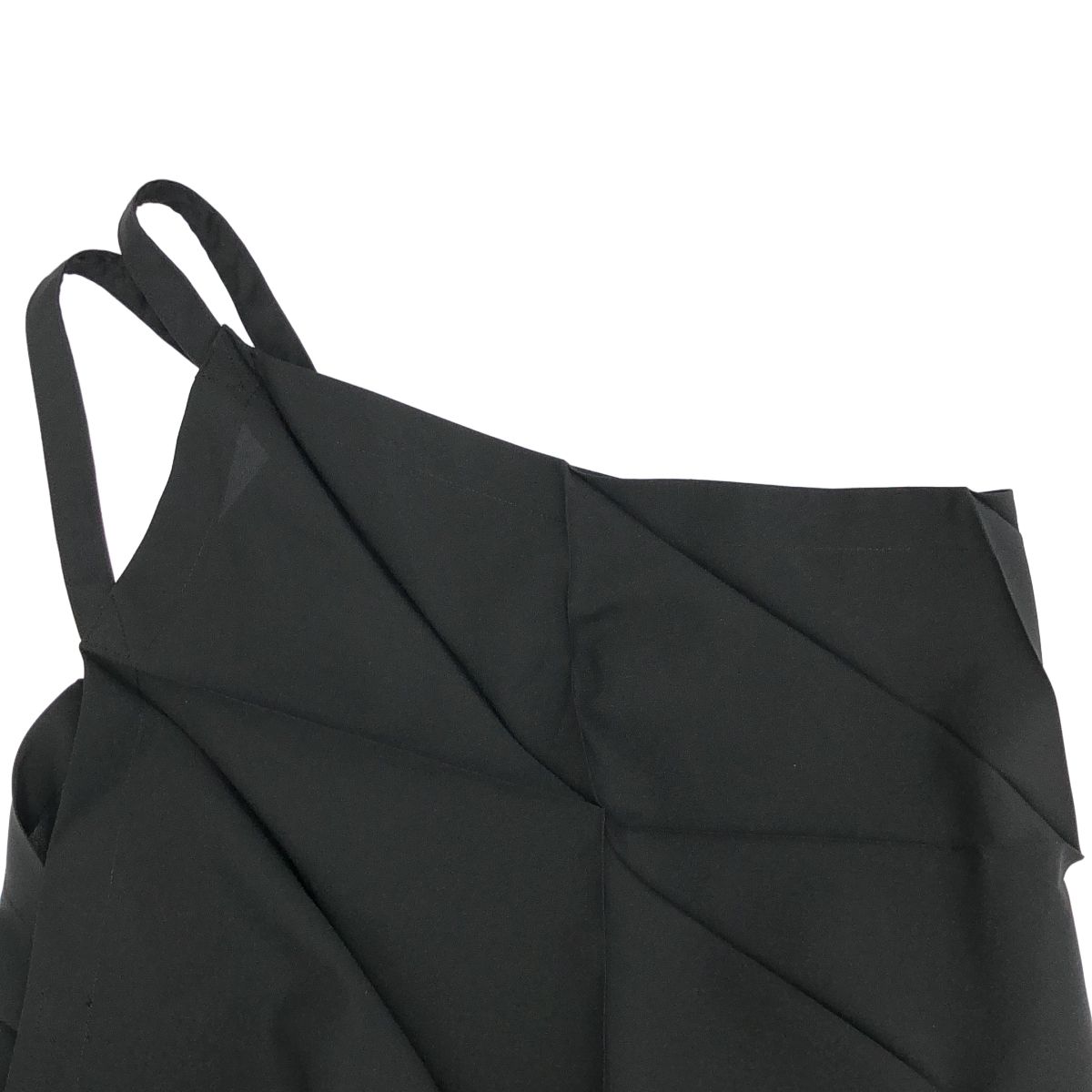 132.5 ISSEY MIYAKE 132.5イッセイミヤケ 立体デザイン ワンショルダートップス IL55FH032 ブラック 3 132.5 ISSEY MIYAKE 132.5イッセイミヤケ 立体デザイン ワンショルダー