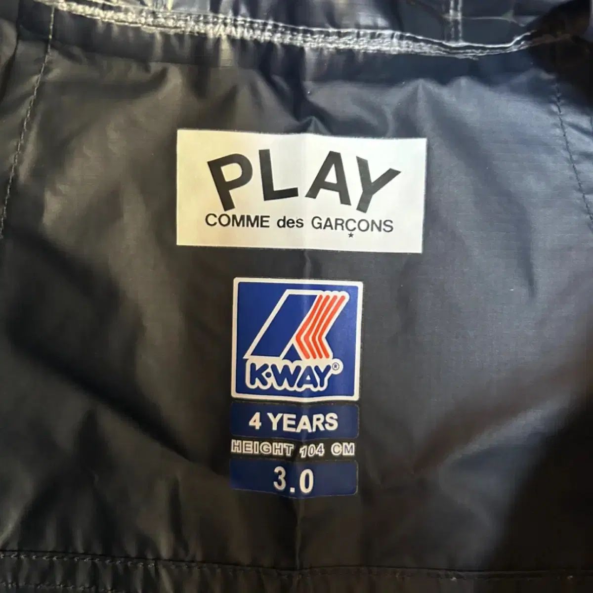 コム デ ギャルソン X K-WAY レッド ワッペン キッズ ウィンドブレーカー 4 years