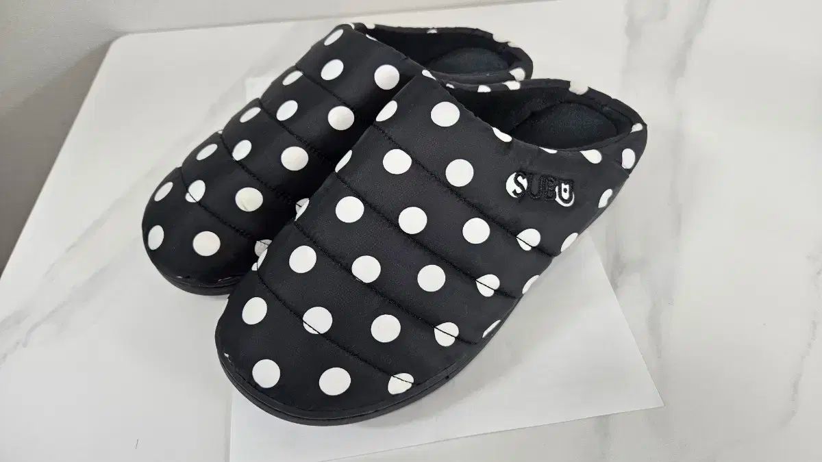 ダウン スリッパ