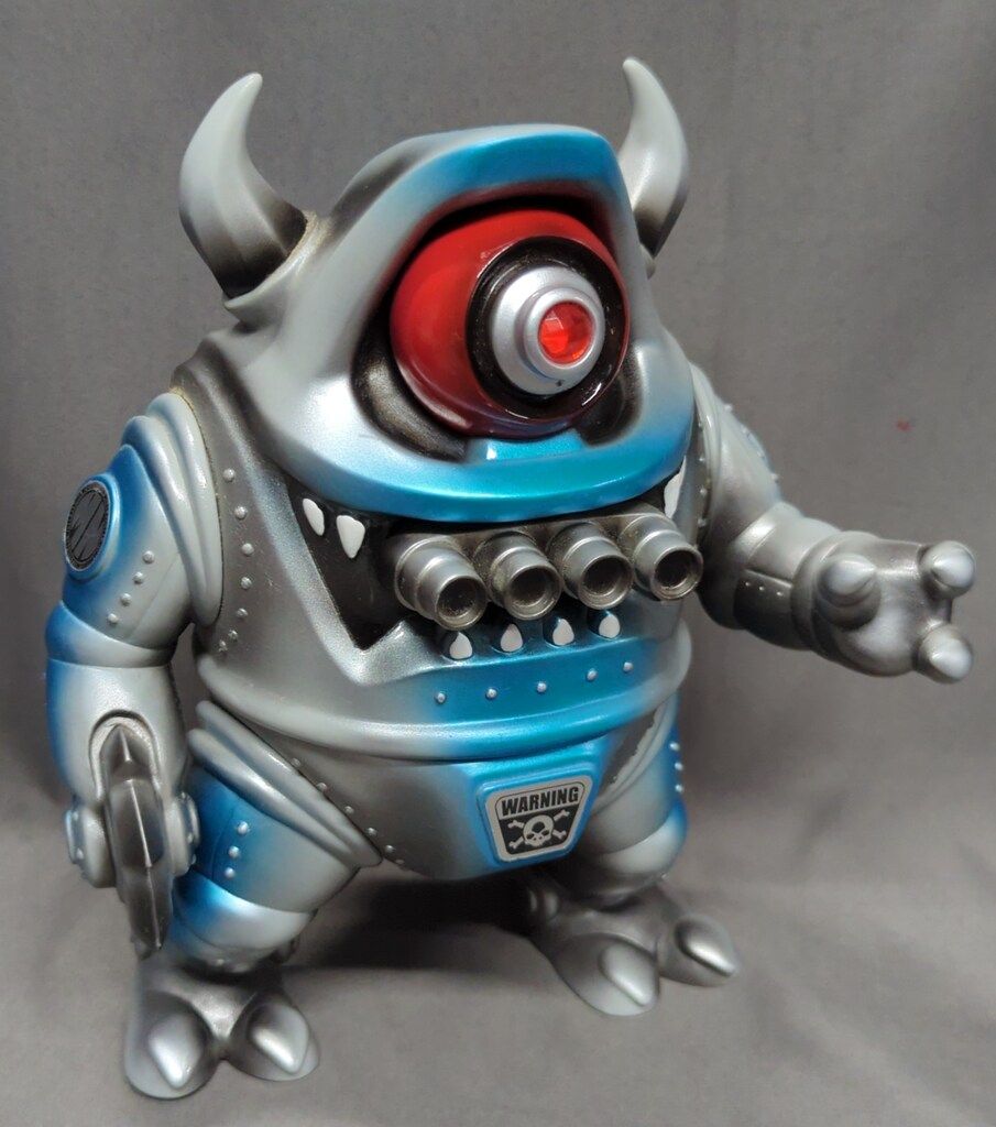 CHOKE HAZARD MECHA NOXIOUS v 0.5 グレー成型|メタ青|赤目