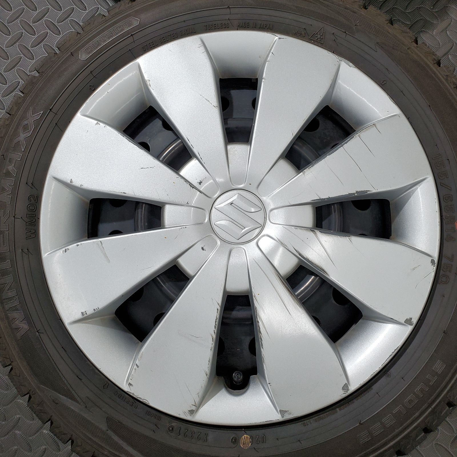 スタッドレスタイヤ 1162