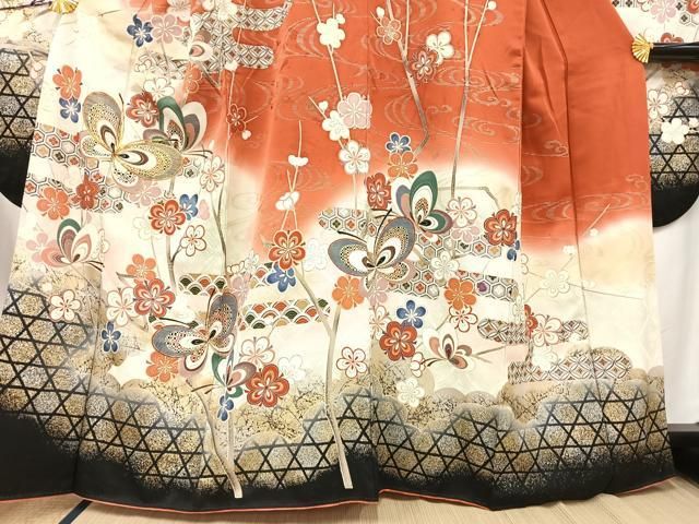 平和屋着物□豪華振袖 駒刺繍 枝花舞蝶文 暈し染め 金銀彩 正絹 逸品