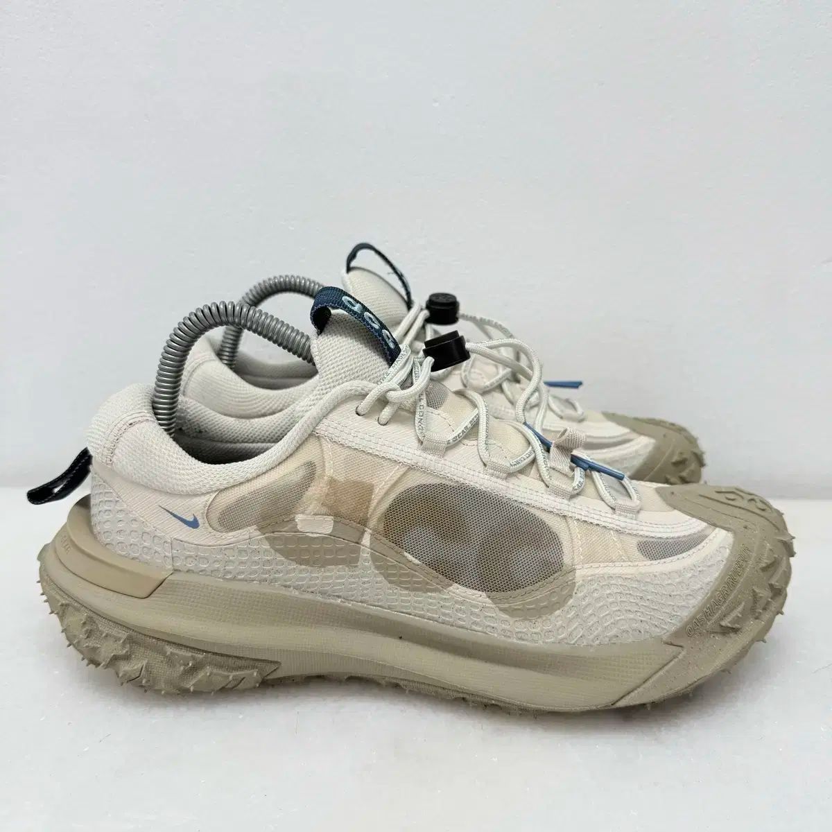 250 ナイキ ACG マウンテン フライ 2 ロー