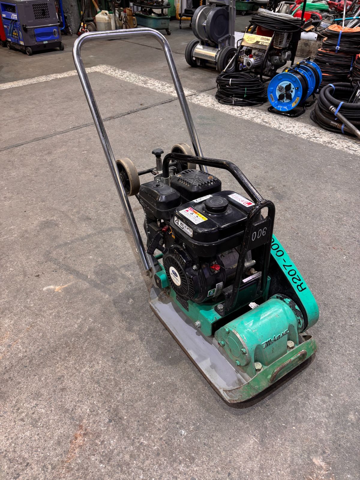 三笠産業 低騒音プレートコンパクター MVC-F60S 夜間作業 回転台車付 個人宅不可 鳴浜リース