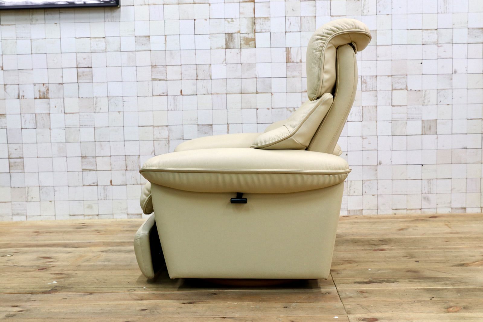 クリーム色 回転チェア