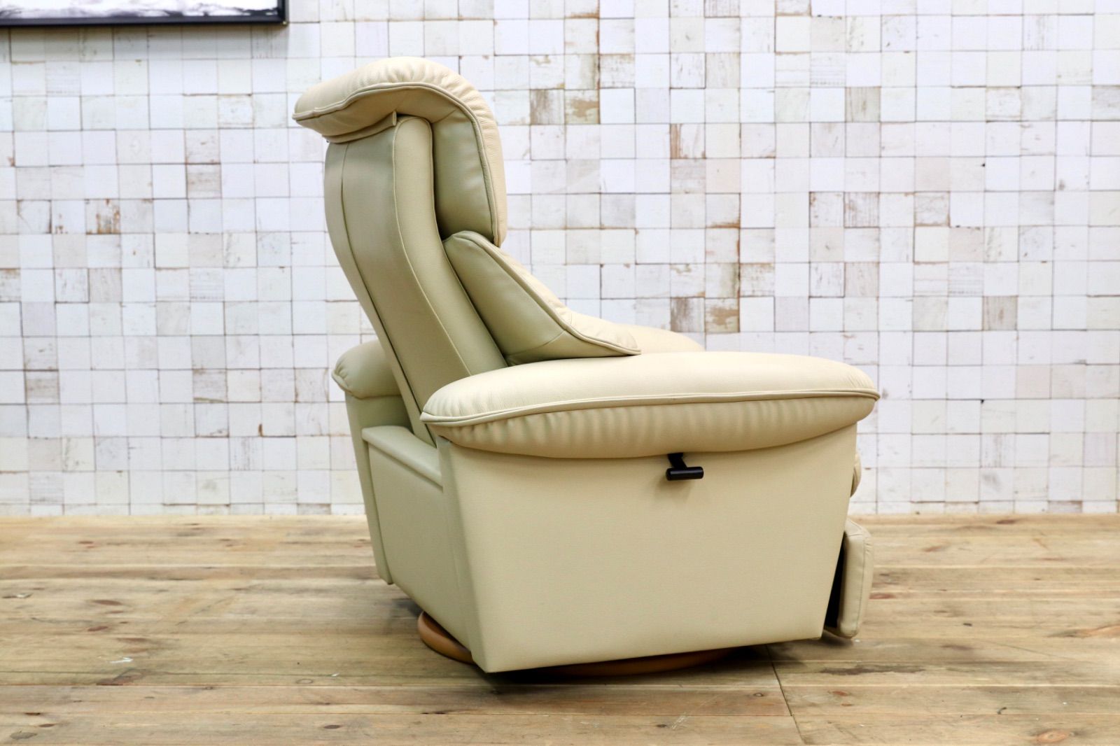 クリーム色 回転チェア