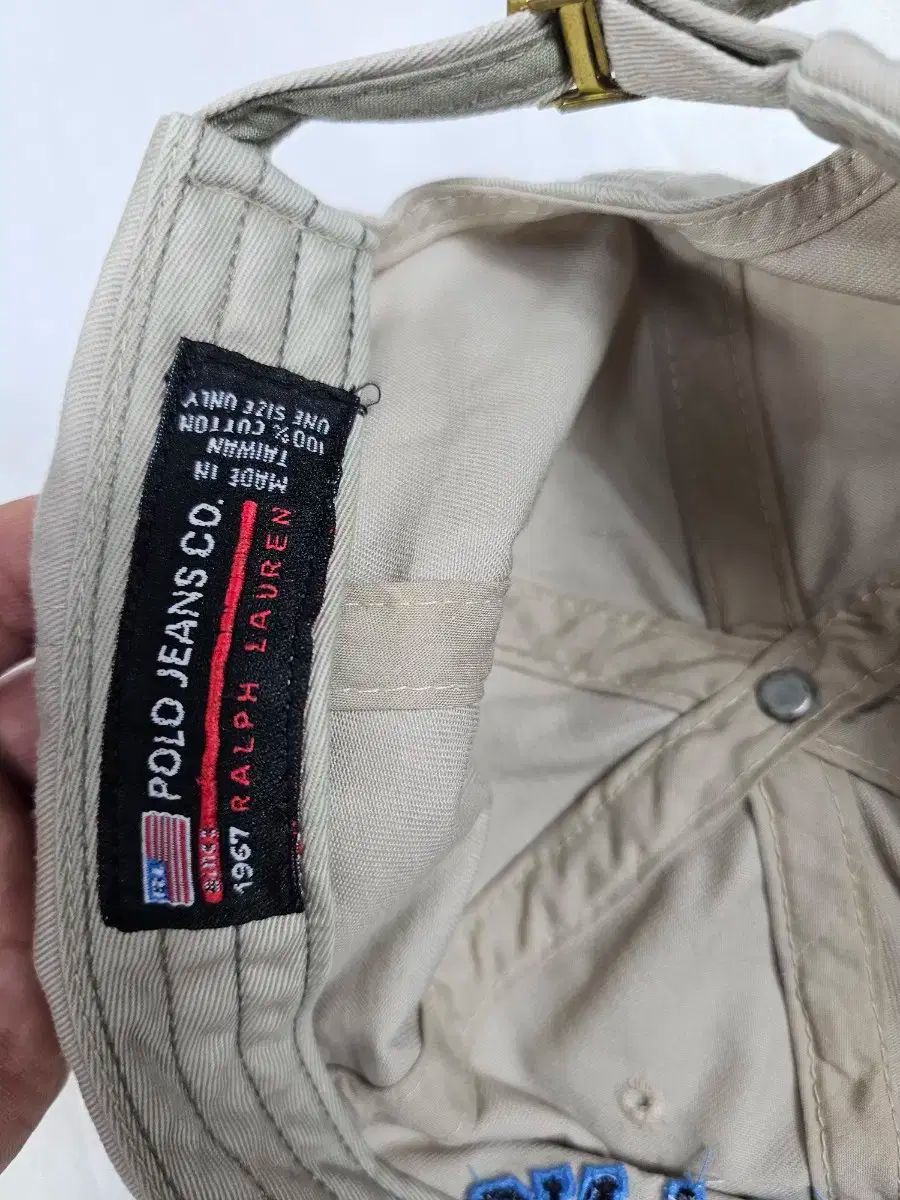 ベースボールキャップ