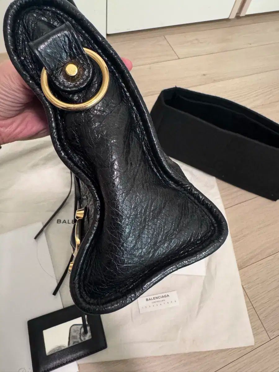 バレンシアガ ルシティ スモール ブラック インナーバッグ DECORATOM_COM_BR