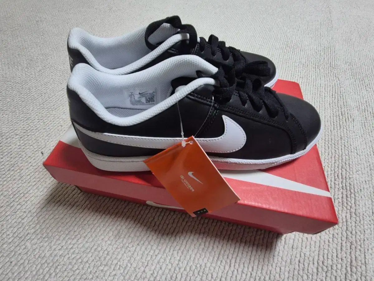 ナイキ コート ロイヤル ブラック 250