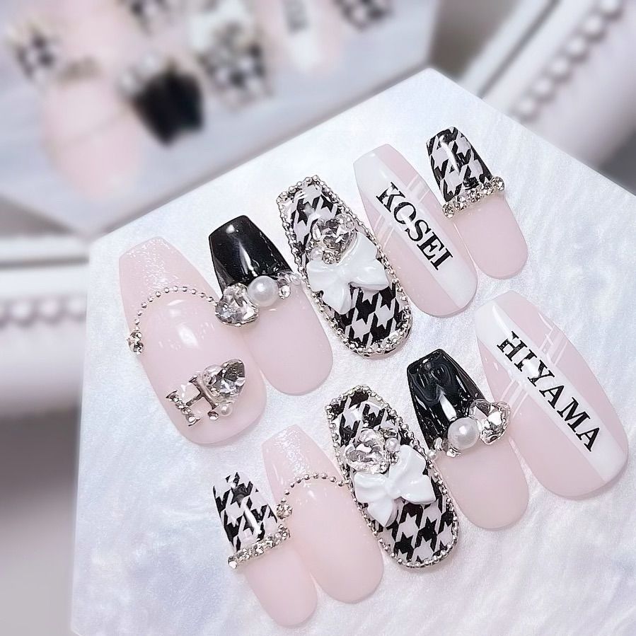 マグネット/キルティング/ガラスフレンチのネイルデザイン｜ネイル