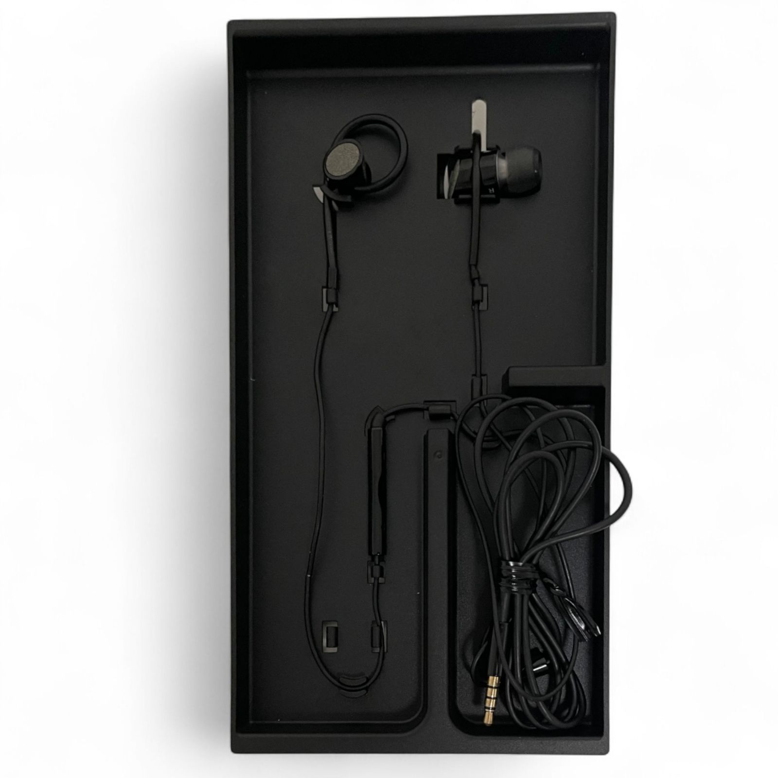 ブラック インイヤータイプ