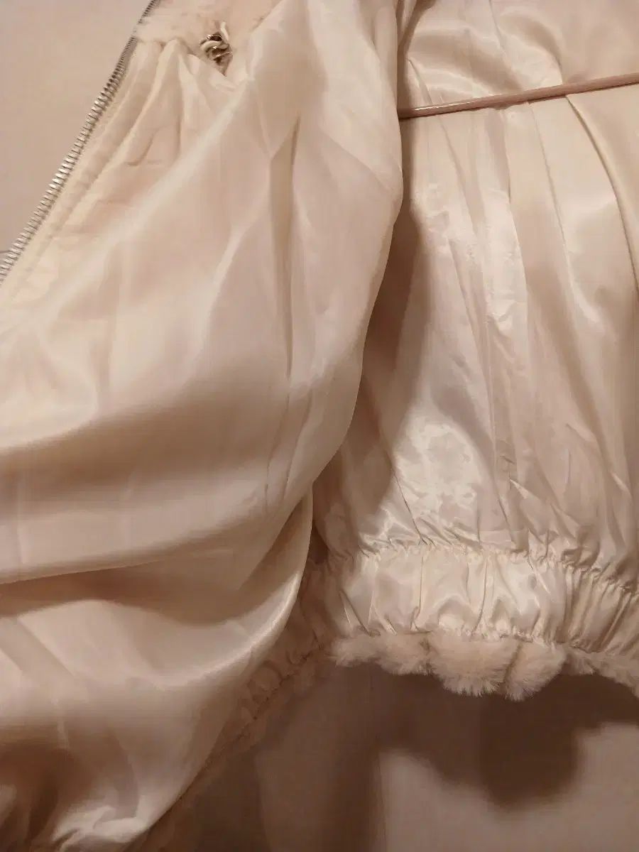 レディース アイボリー WHO フード ファー ショート ジャケット M サイズ