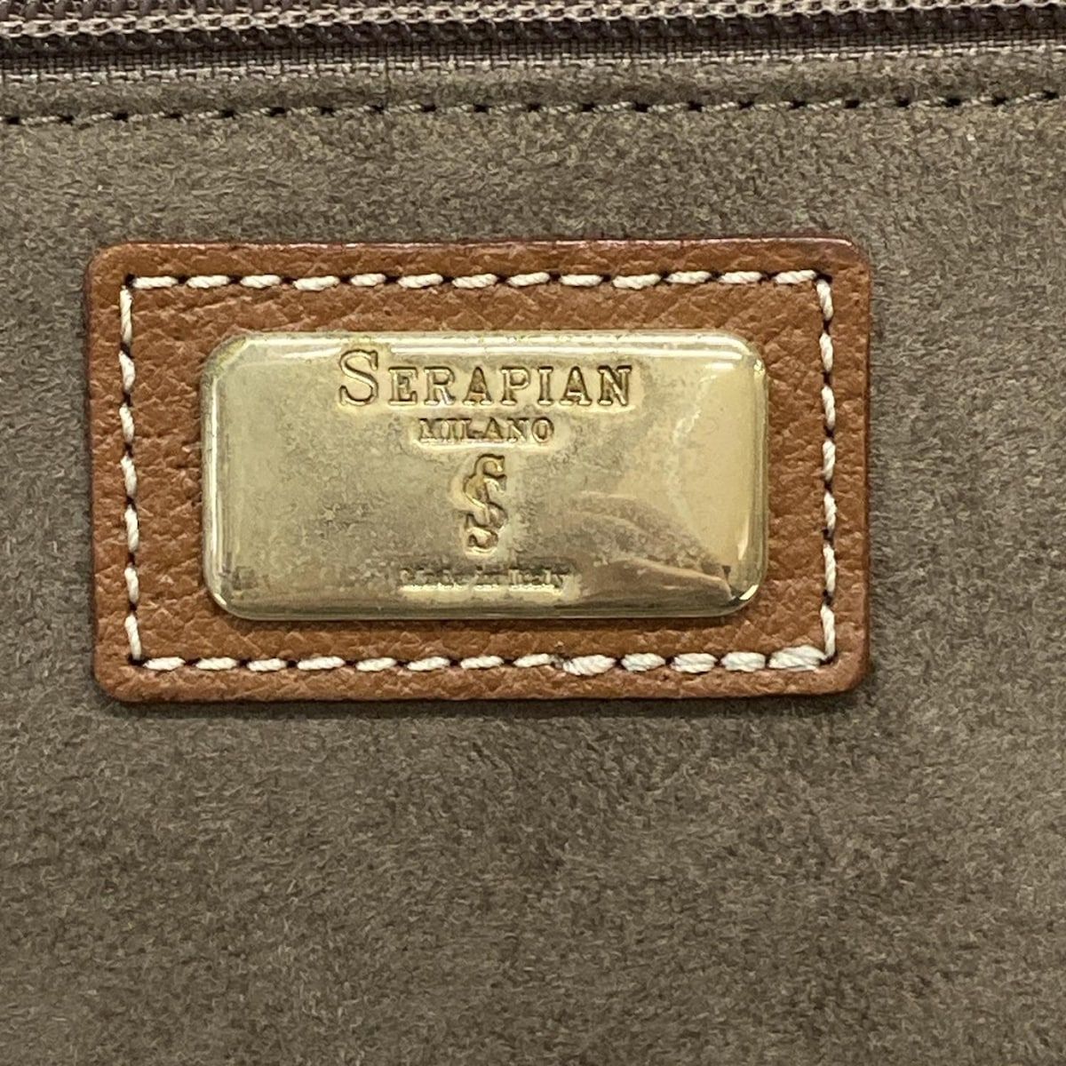 - ライトブラウン