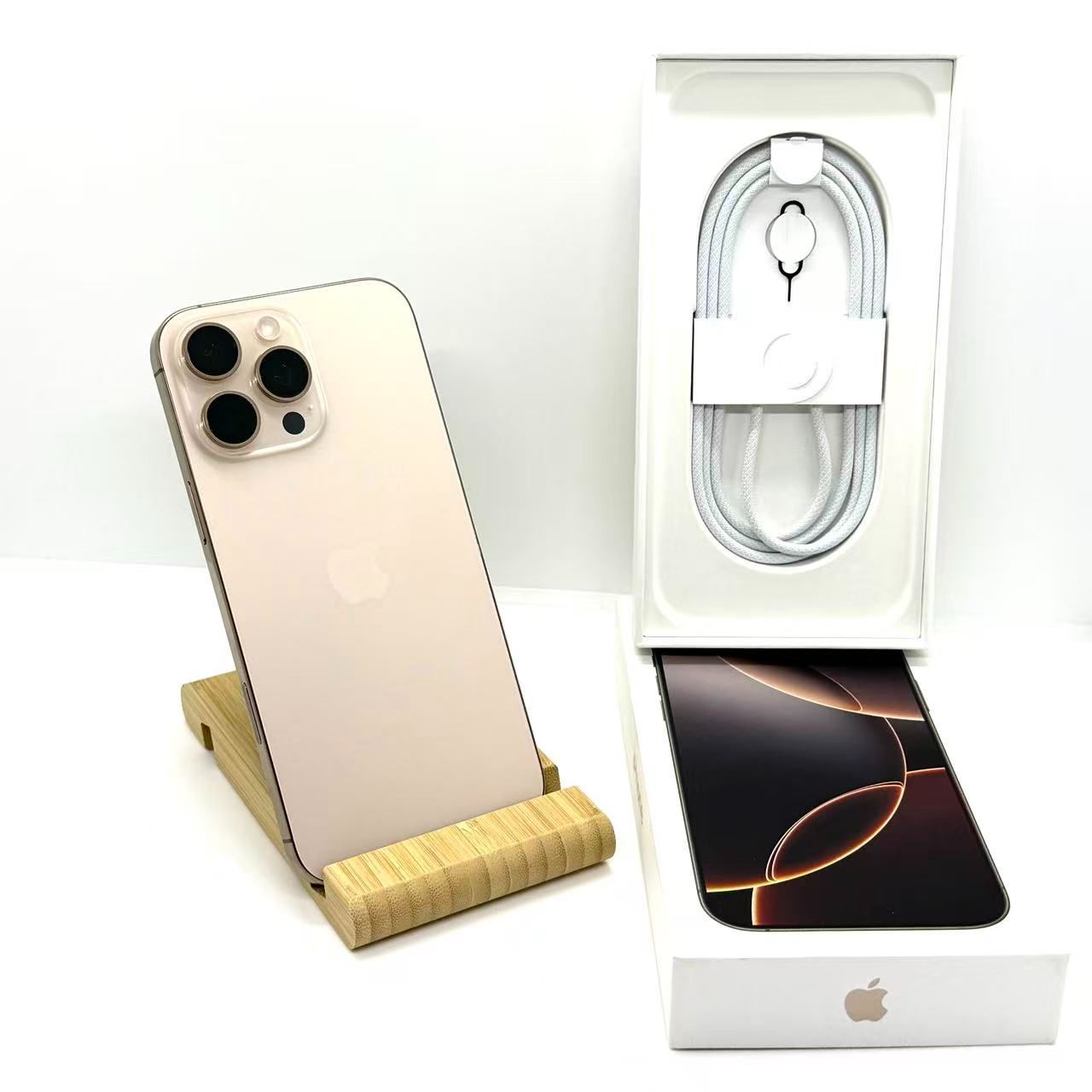 iPhone 16 Pro Max 256GB SIMフリー デザートチタニウム Aランク」SIM