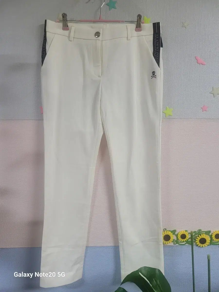 マークアンドロナ