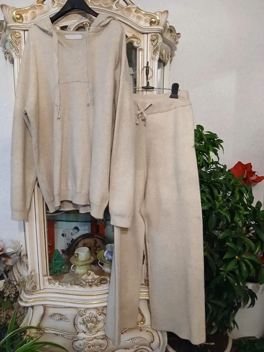 ベージュ ニット フーディー ワイド パンツ セット 66