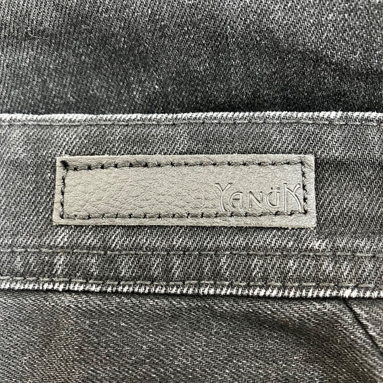 ブラック黒 ヤヌーク