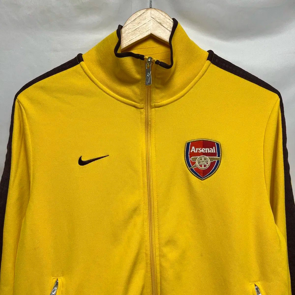 M NIKE ナイキ アーセナル サイドライン ノルウェー 옐로우 トラックジャージ ジャージ