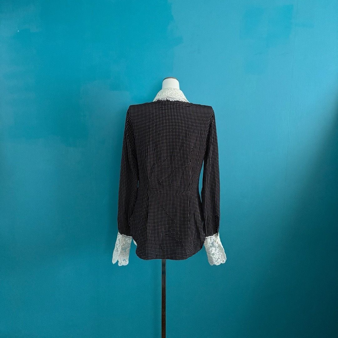 水玉長袖レースシャツ