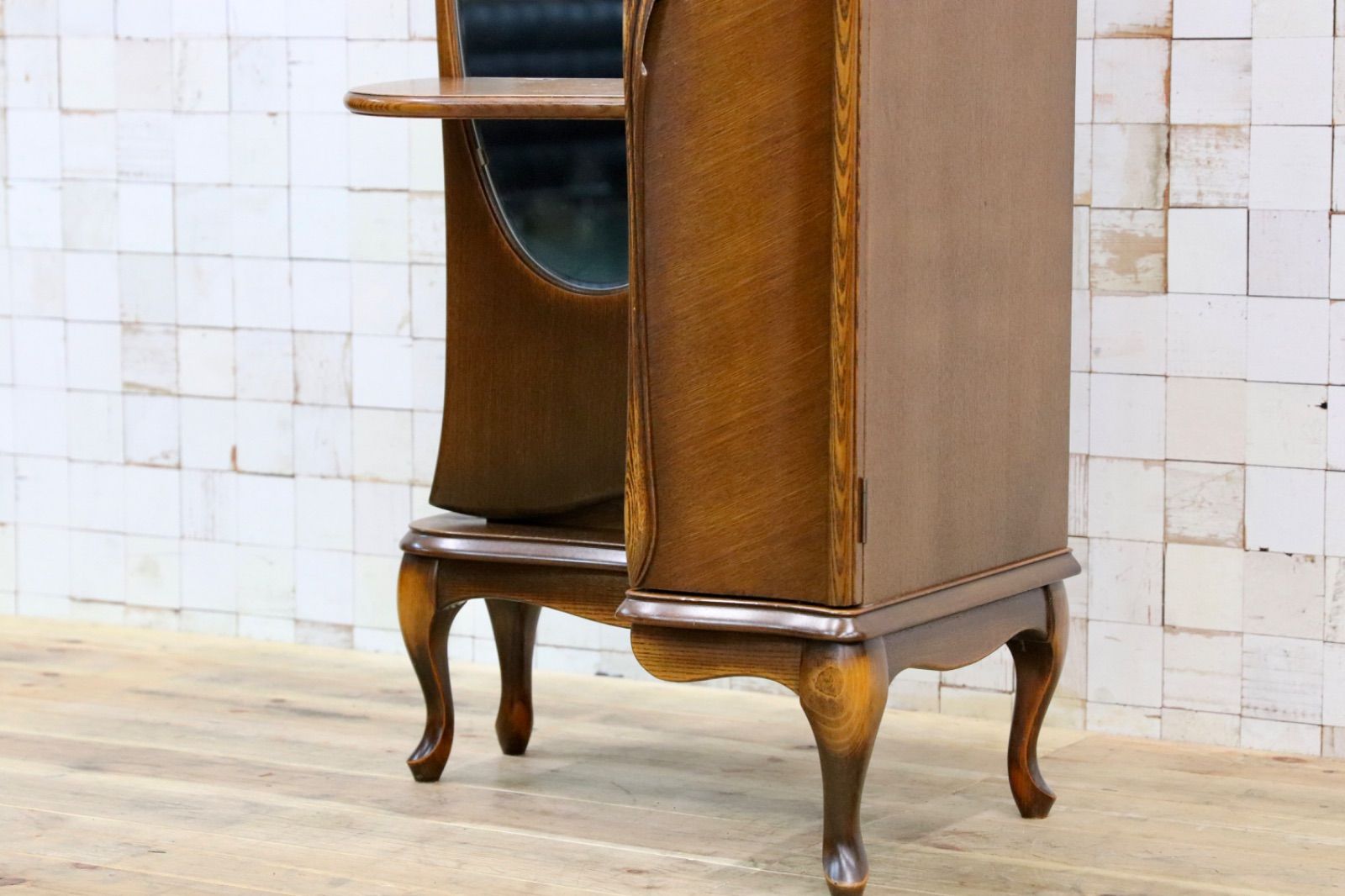 カンティーニュ ドレッサー