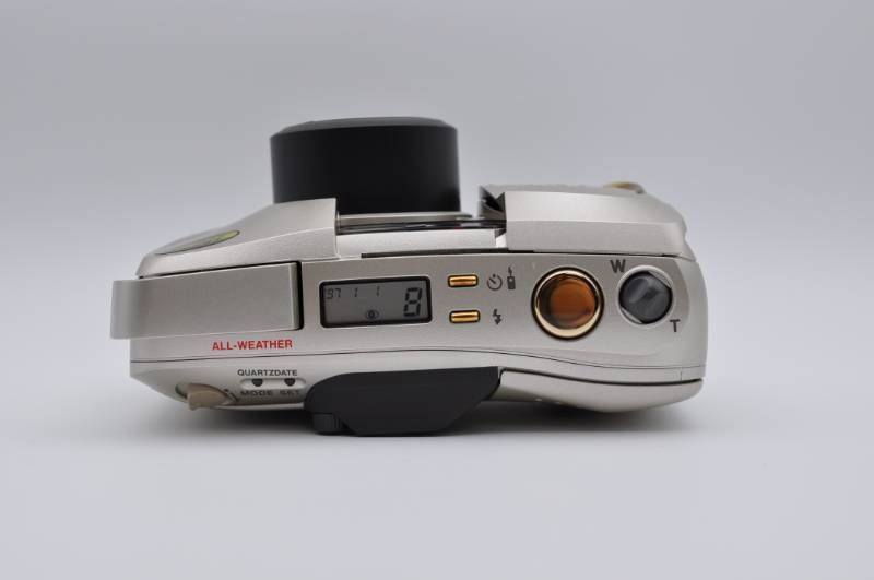 DELUXE コンパクトフィルムカメラ