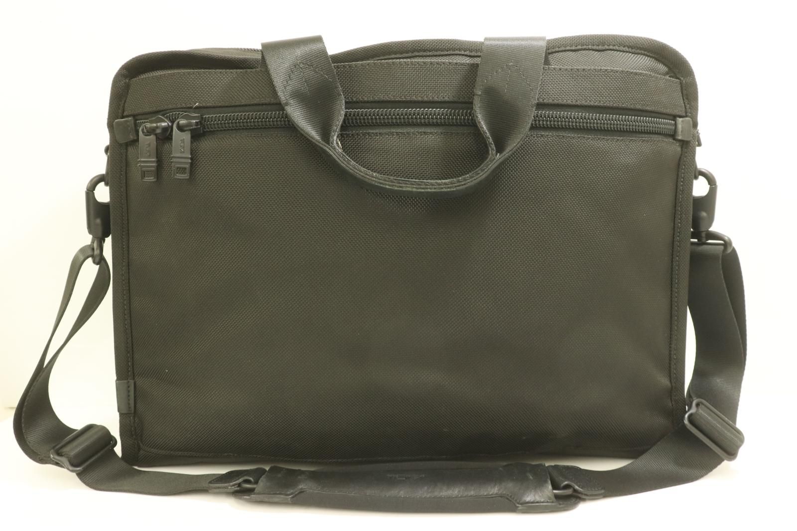 TUMI メンズビジネスバッグ -- ブリーフケース TUMI -- 黒 ブラック ロゴ
