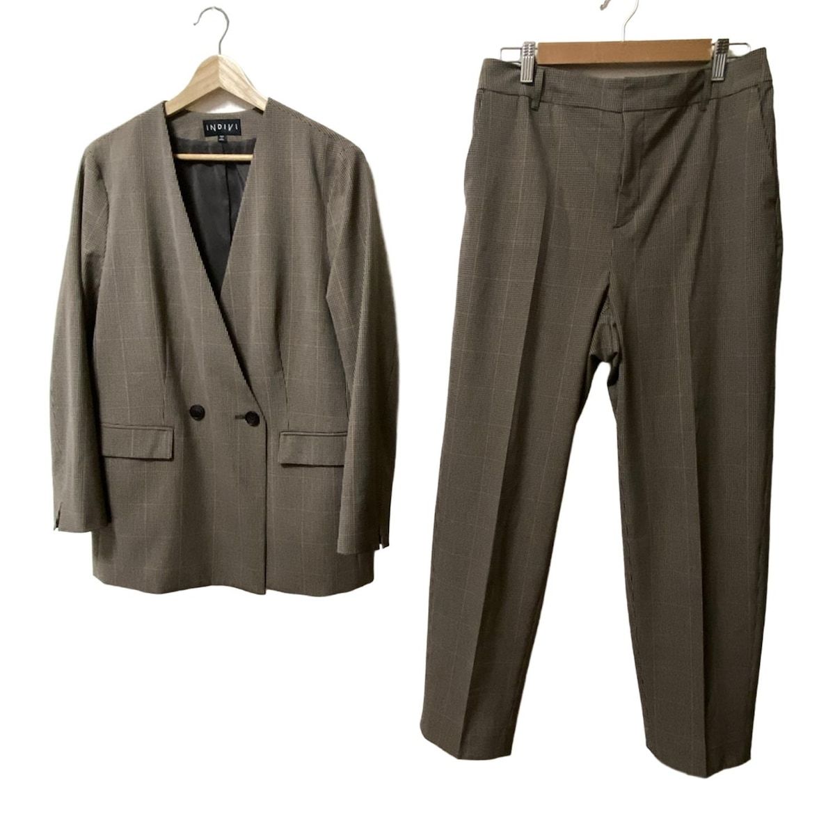 INDIVI インディビ レディースパンツスーツ レディース 黒×ベージュ×マルチ ダブル|チェック柄