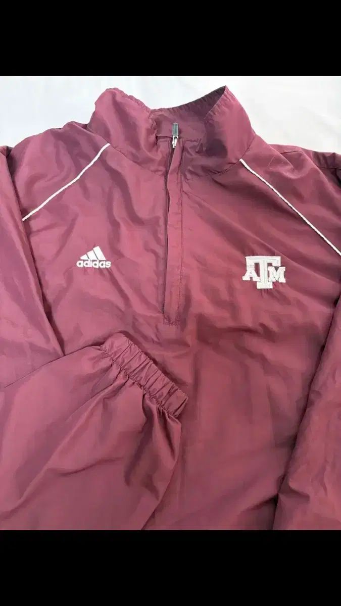 アディダス バーガンディ ウィンドブレーカー