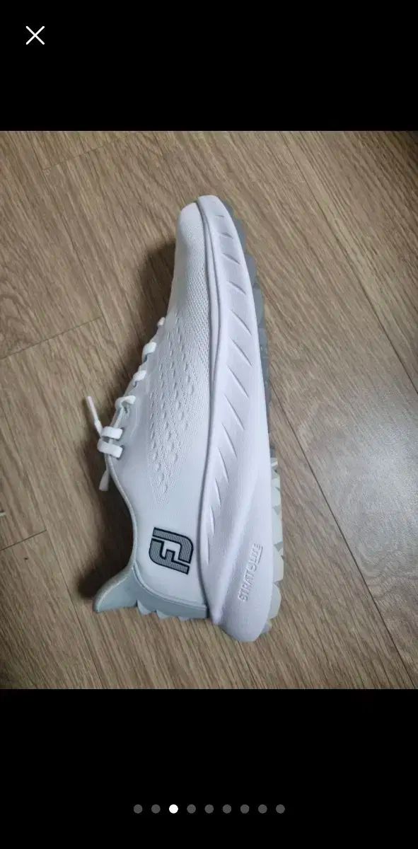 白 ゴルフシューズ