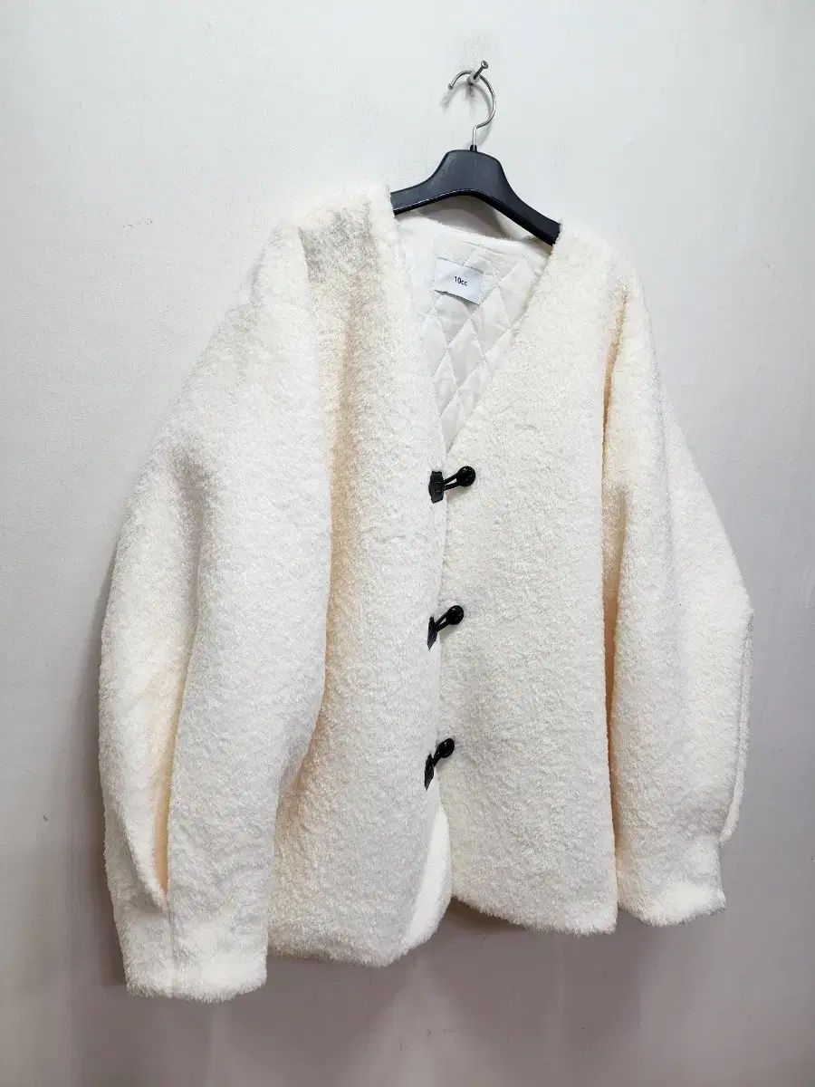 10cc アイボリー ブークレファー バロン袖 オーバージャケット