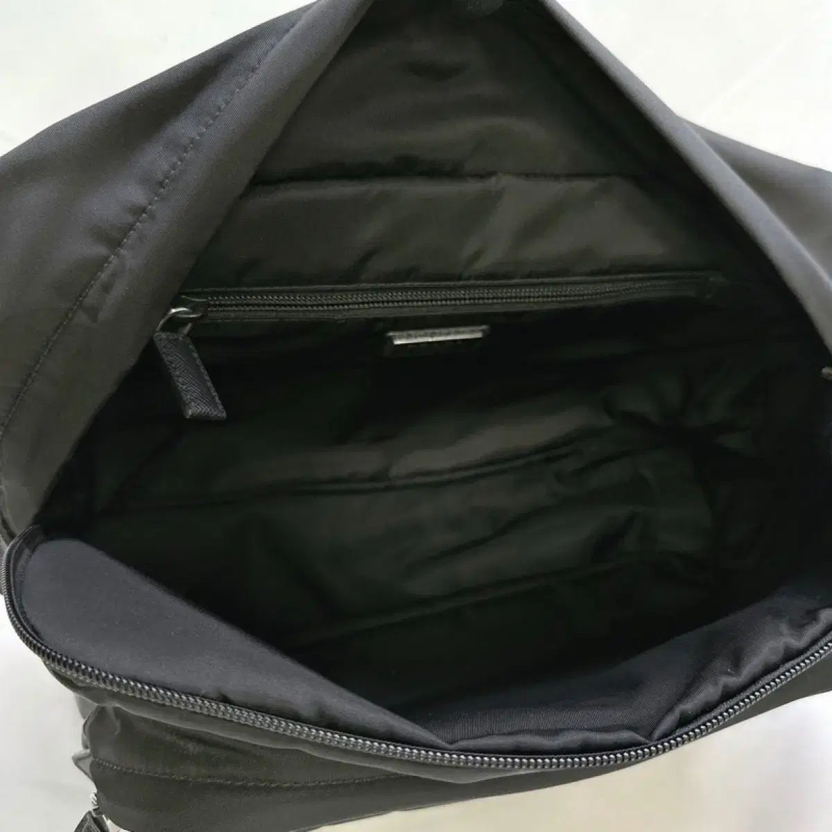 プラダ 2VH025 ナイロン クロスボディーバッグ バイカーバッグ WWW_SMP1DAWEKUDUS_SCH_ID