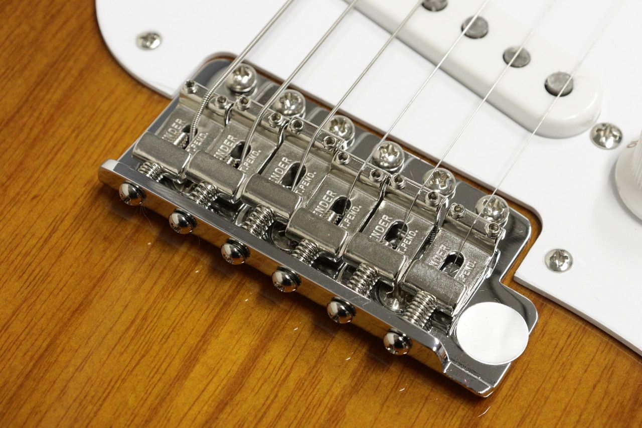 期間限定通販。 現物画像 Fender 70TH ANNIVERSARY AMERICAN VINTAGE II 1954 STRATOCASTER