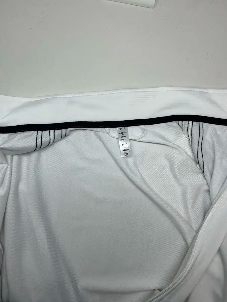 アディダス 白 3本線 トラックジャージ