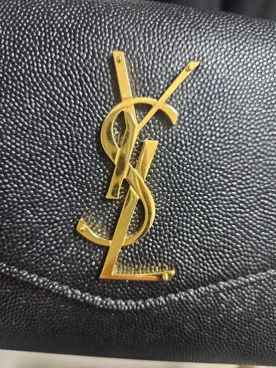 イヴ サンローラン アップタウン クロスバック