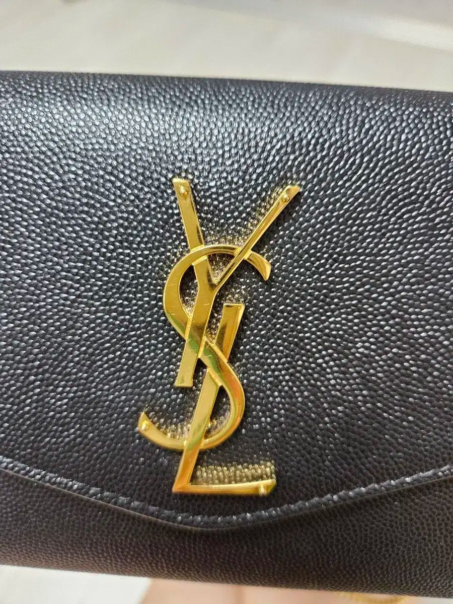 サンローラン アップタウン