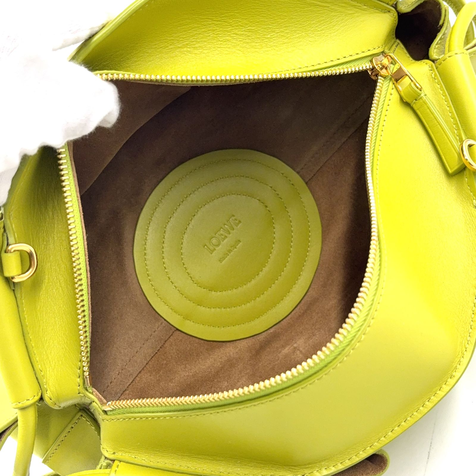 レザー グリーン