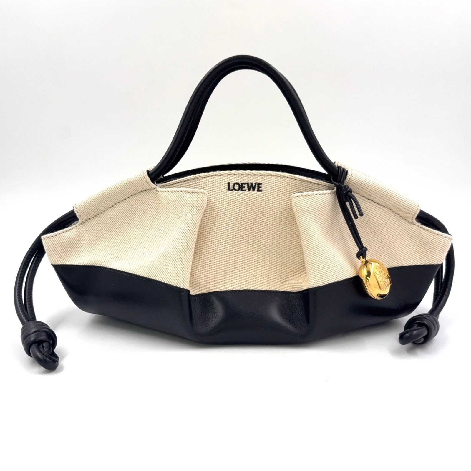 LOEWE パセオ シャイニーナパカーフ-キャンバス ショルダーストラップ付属なし レザー×キャンバス アイボリー×ブラック ハンドバッグ ゴールド