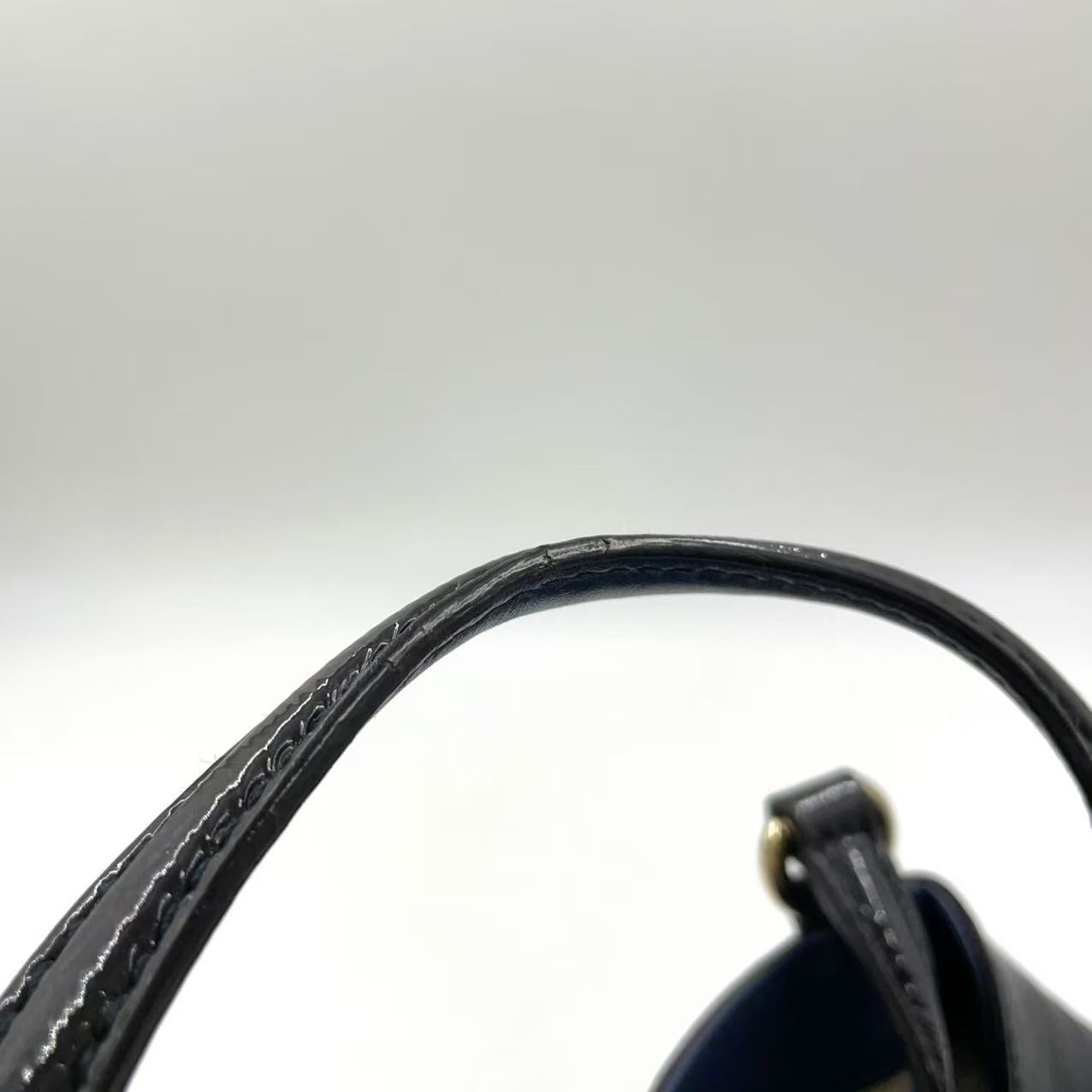 ハンドバッグ ゴールド