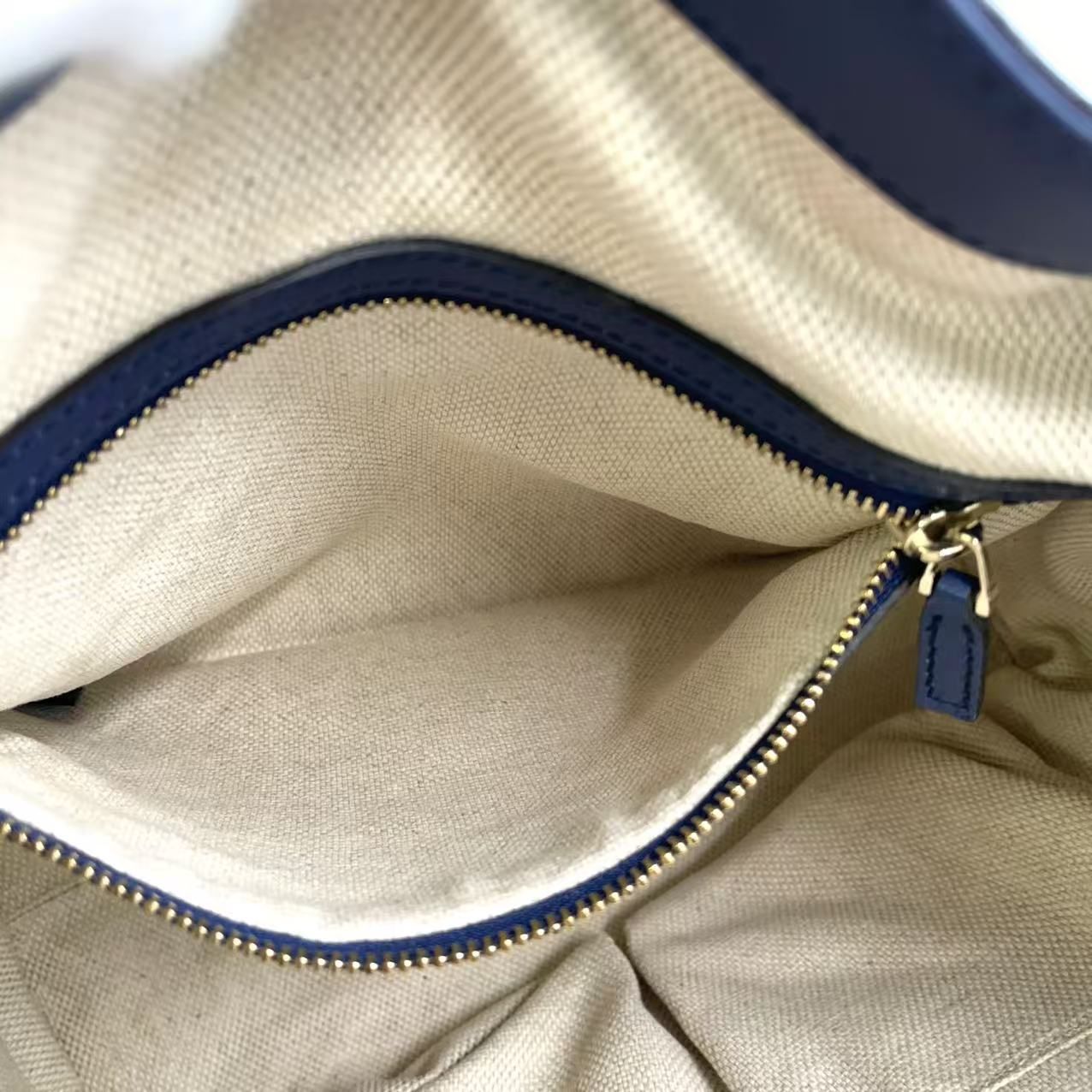 ショルダーストラップ付属なし エナメルレザー