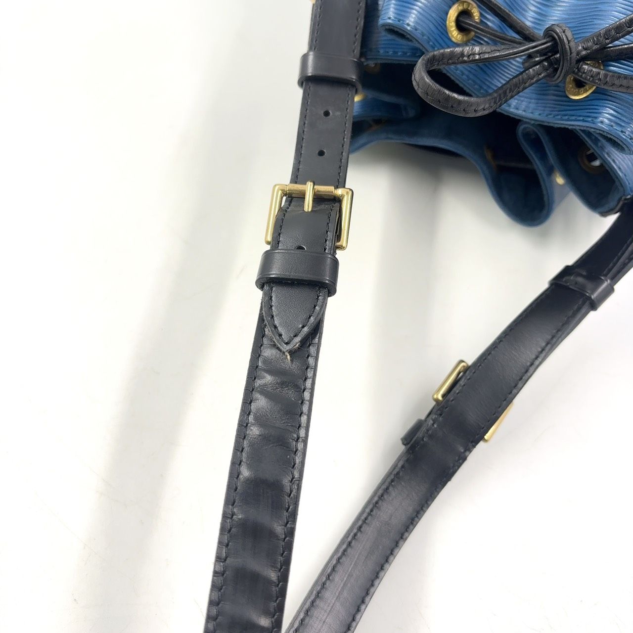 ショルダーバッグ ゴールド