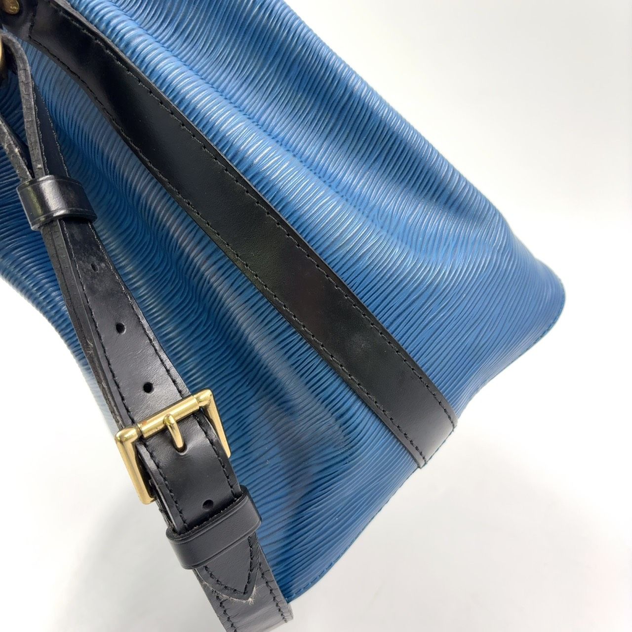 ブラック×ブルー