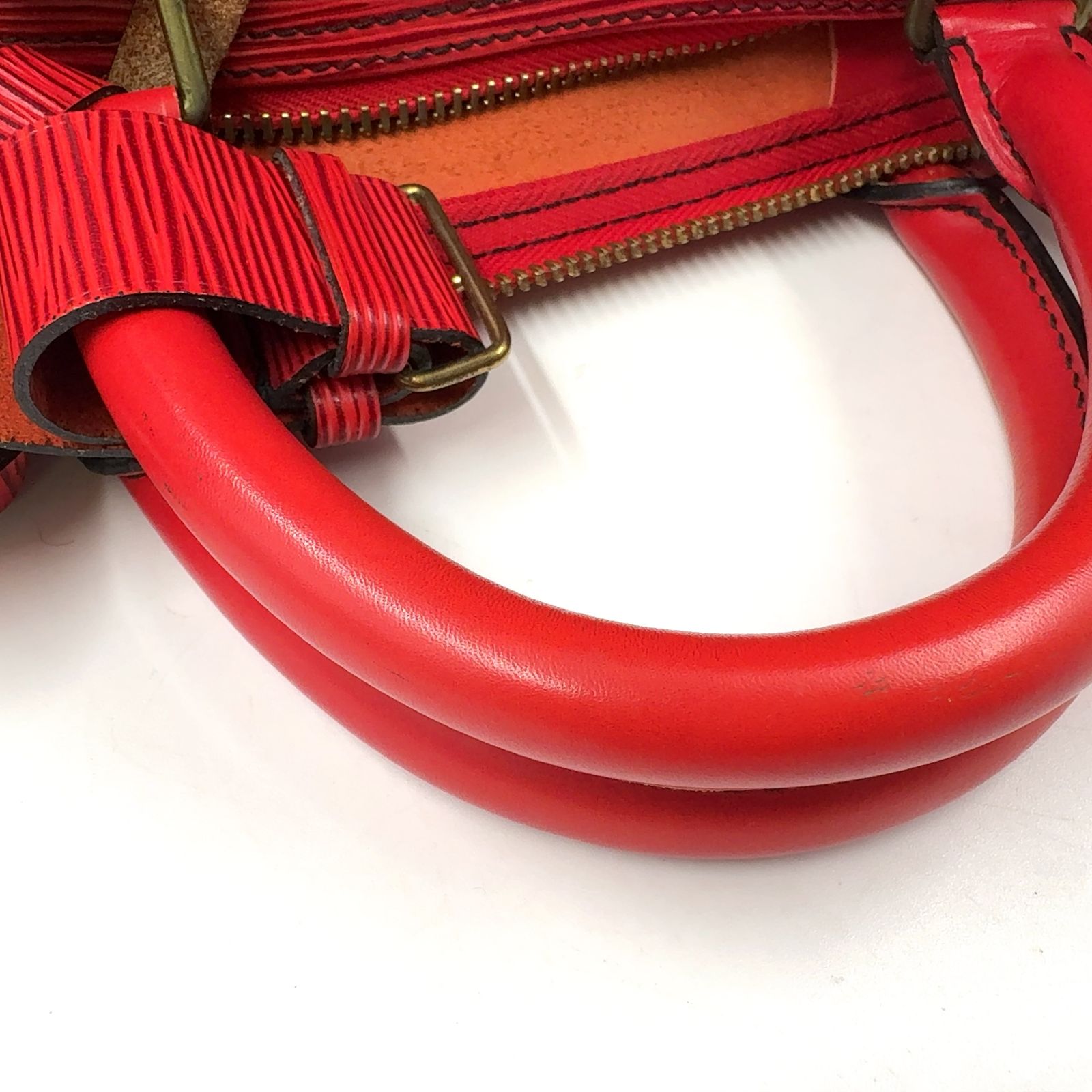 カスティリアンレッド レザー