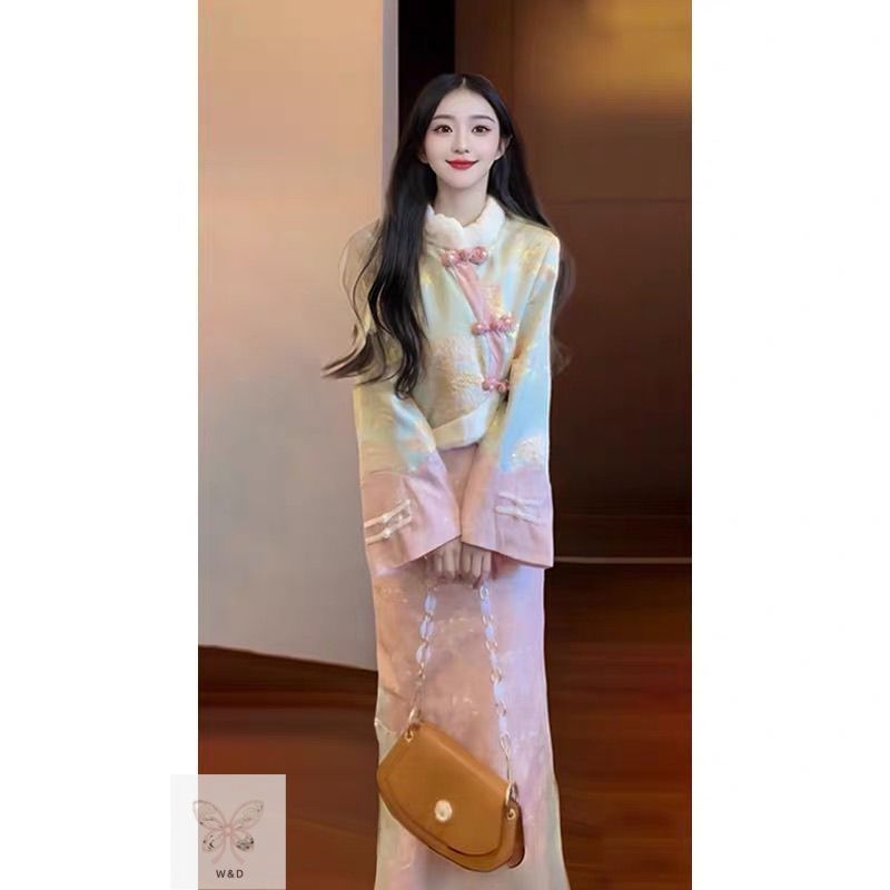 小香風保温セット 2025冬 毛毛外套 ハーフスカート レディース おしゃれ 上品 フォーマル 防寒 冬の気品を纏う小香風スタイル 毛皮飾りと保温設計が紡ぐ上品な 冬の装い