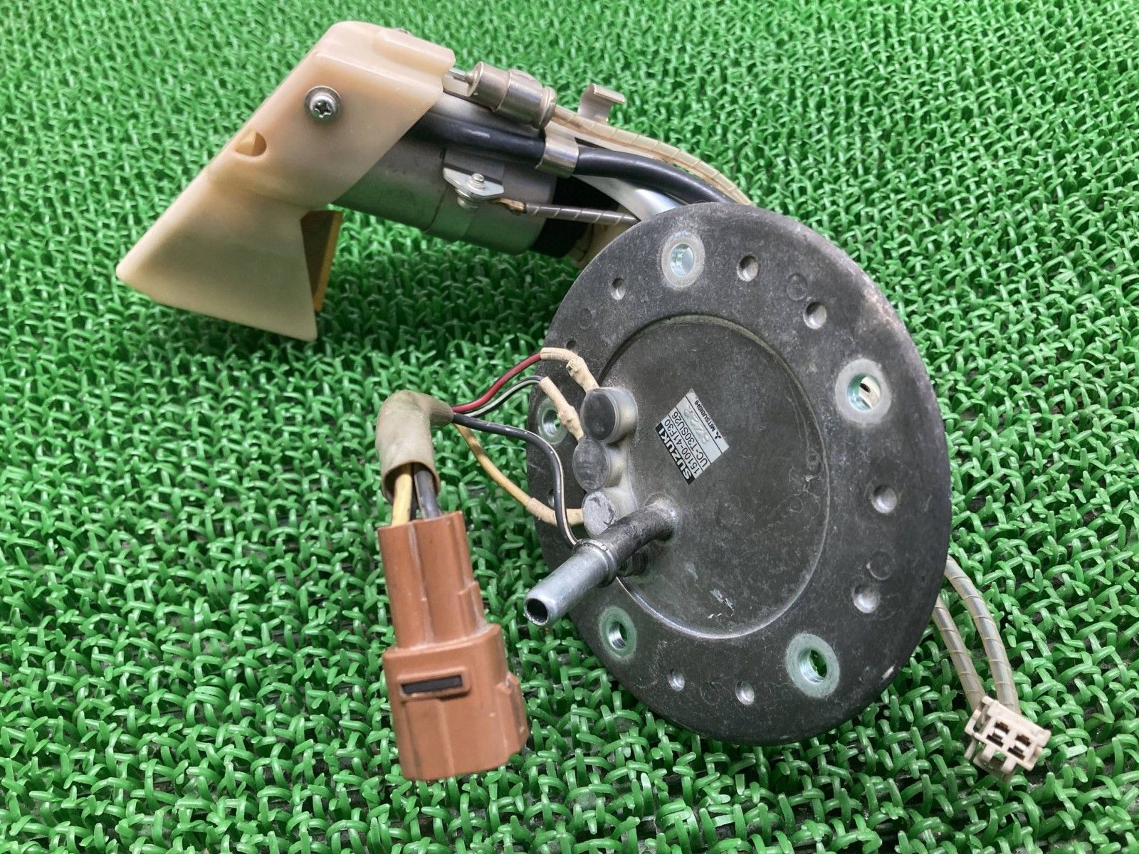 ここるる ブルバードC50 フューエルポンプ 15100-41F30 スズキ 純正 VL800B