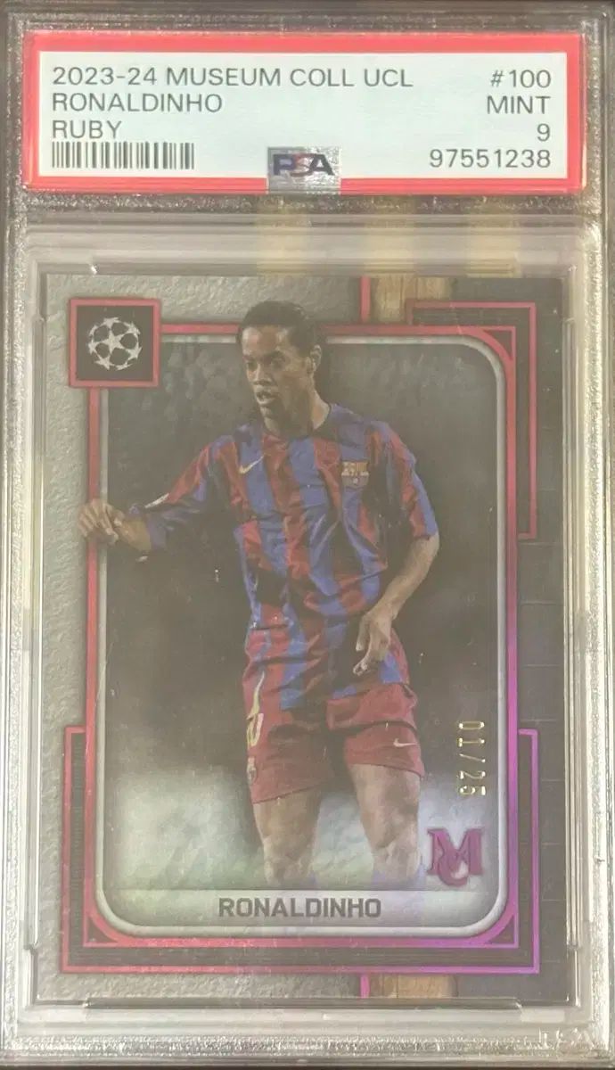 2025-24 バルセロナ ホナウジーニョ ルビー 25 PSA9