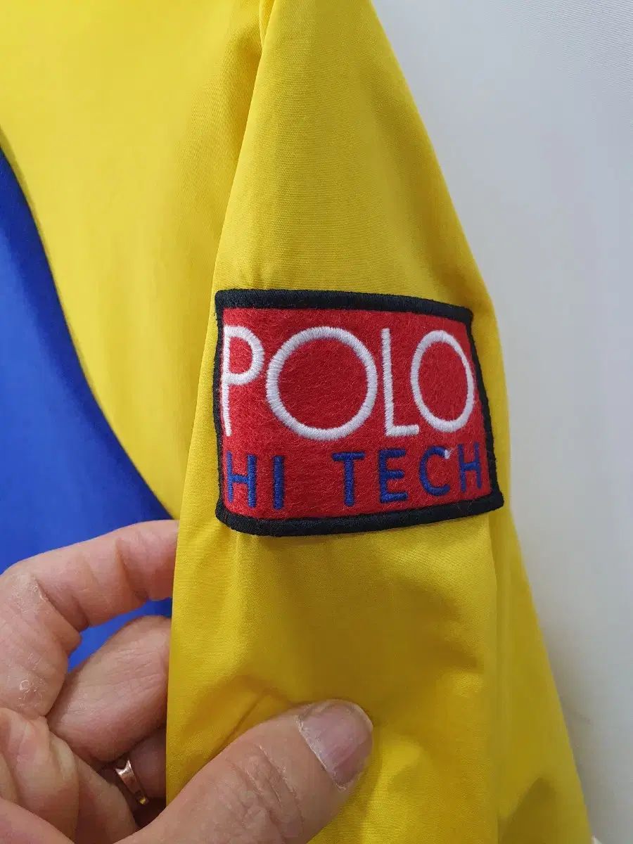 ポロハイテックフードTシャツ